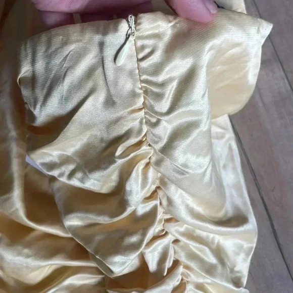NWT Urban Revivo Ruched Yellow Tulip Skirt Sz 10 - Picture 4 of 6